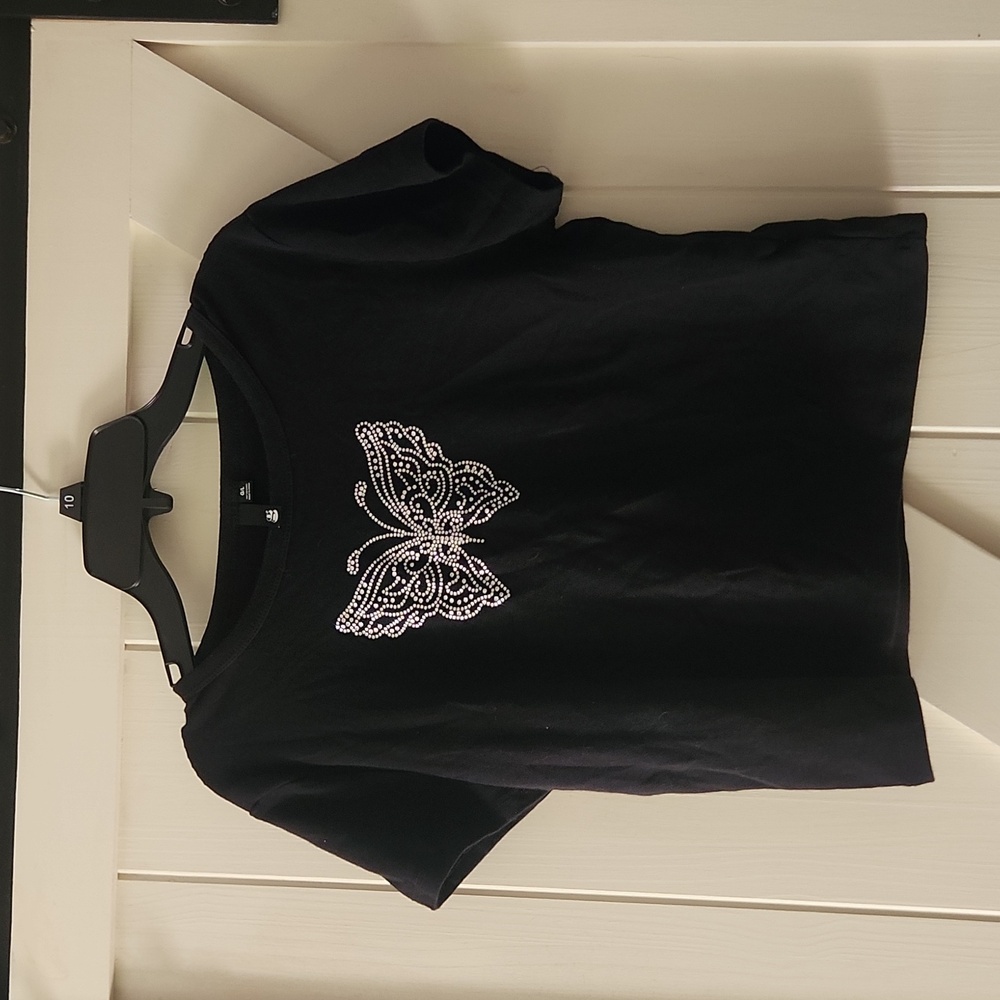g Black butterfly tee